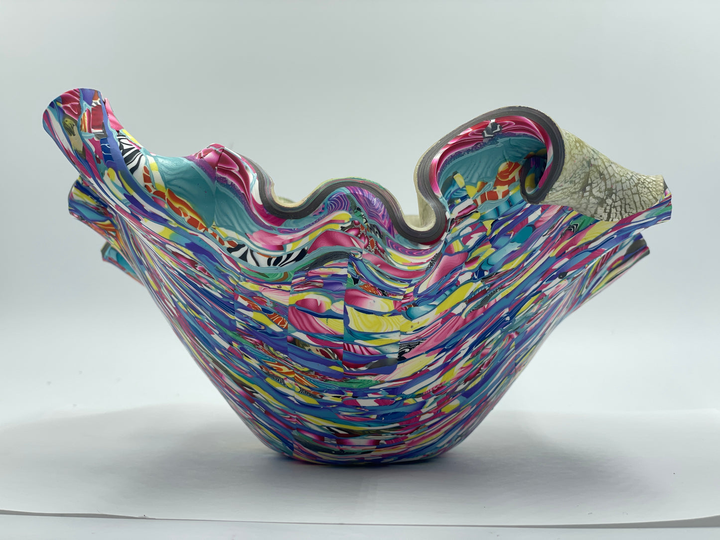 Delicate fold bowl